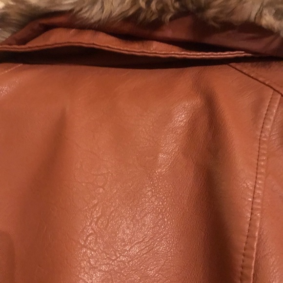 Caramel color fully lined Jacket bomber Jacket with Faux Fur detachable collar - Picture 3 of 6